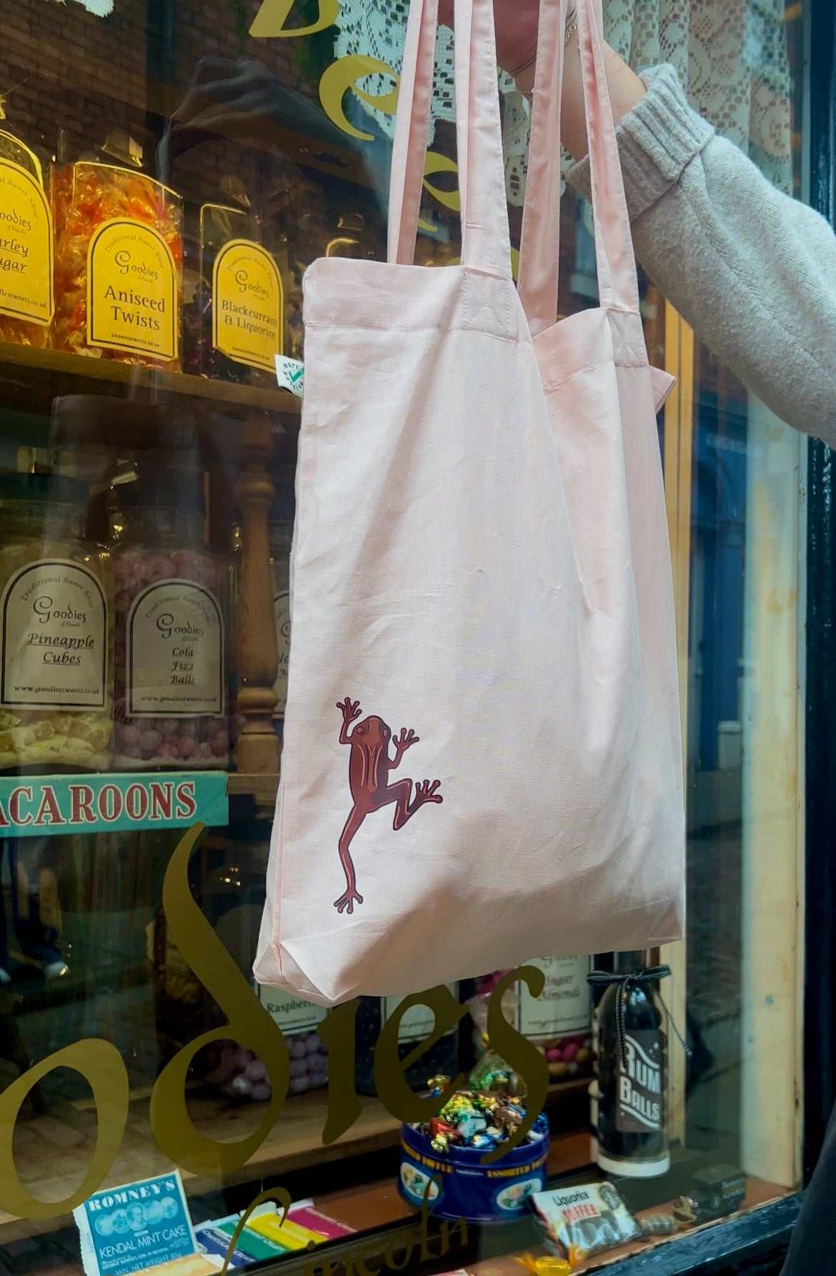 HONEYDUKES TOTE